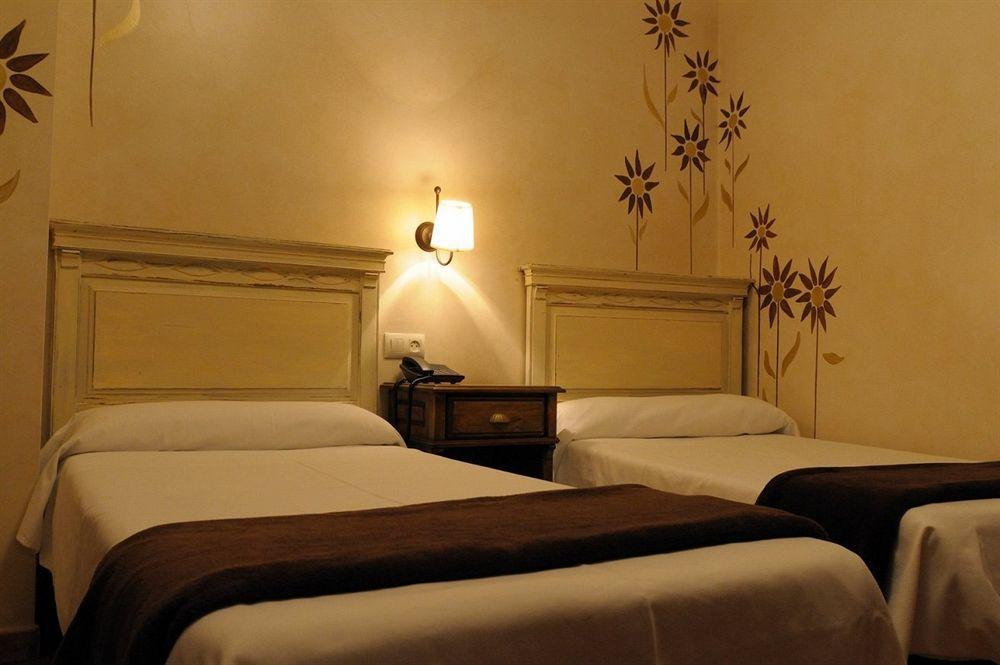 Hotel Yit Puerta Bisagra Toledo Zimmer foto